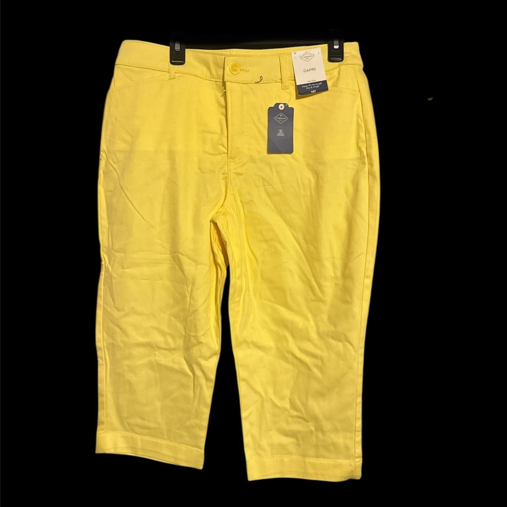 St. John's Bay Yellow Capris